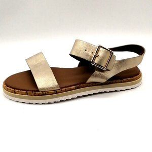 B-52 Womens Sandal Platinum Flat Heel Ankle Strap‎ Buckle Cushioned Insole 9 NEW